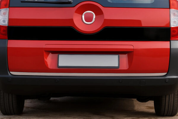 Trunk lid lower edge trim (stainless steel)