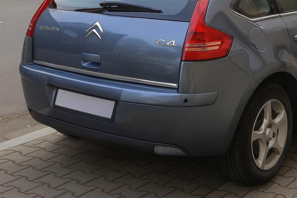 Trunk lid lower edge trim (stainless steel)